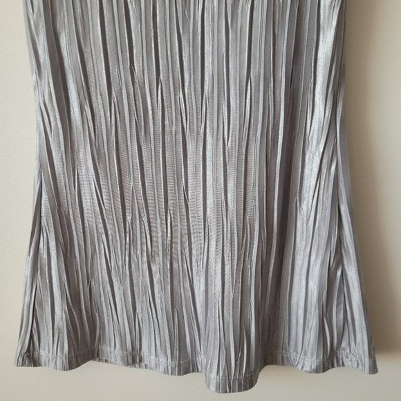 TOPSHOP Silver Pleated Racerback Tank - Picture 4 of 11